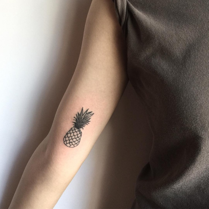 pretty pineapple tattoo design