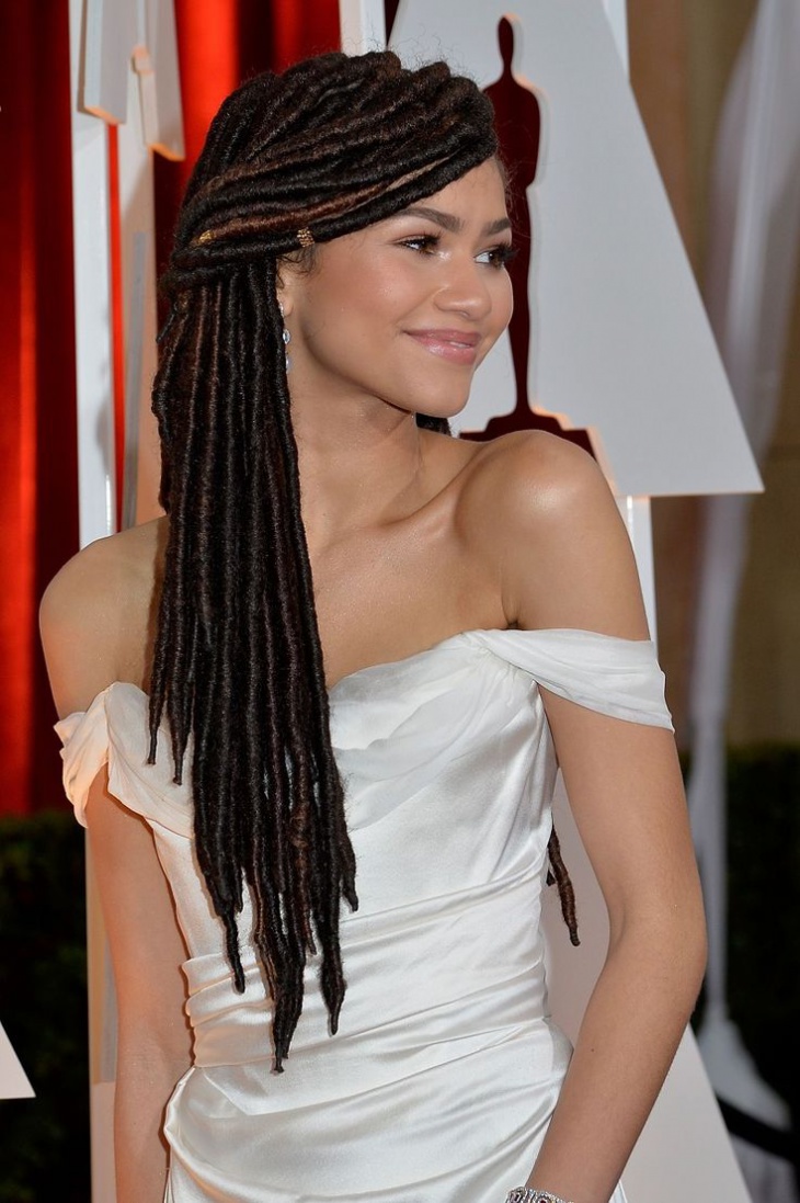 Zendaya With Short Hair : Zendaya Channeled Halle Berry's Short Hairstyle | InStyle.com