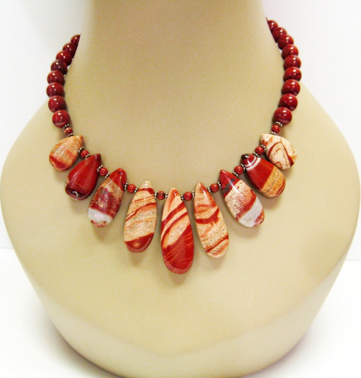 agate bead necklace