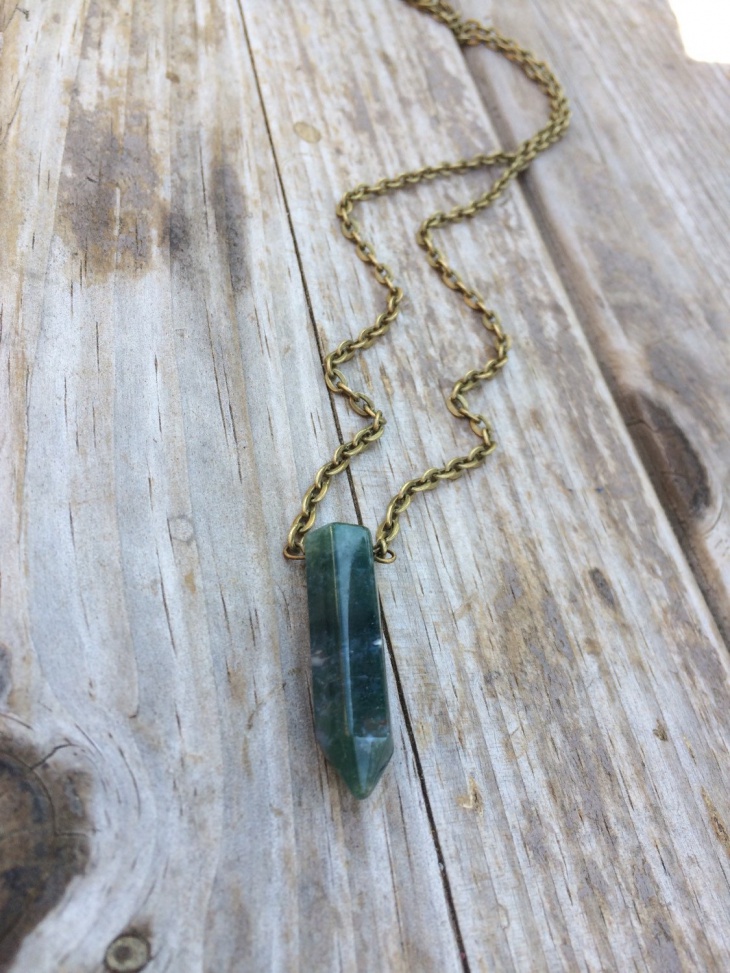 crystal agate necklace model