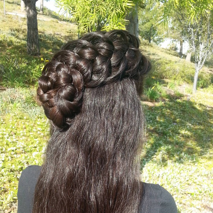 flower loop braid hairstyle