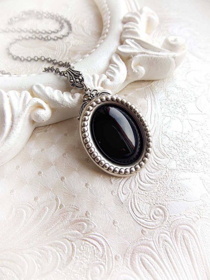 black stone gothic pendant necklace