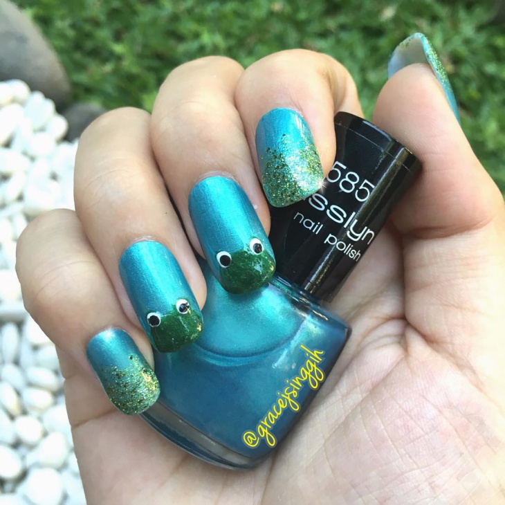 glitter frog nail art