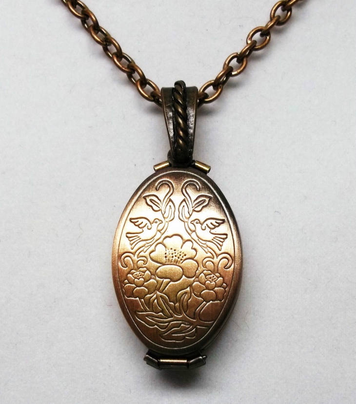 antique oval pendant