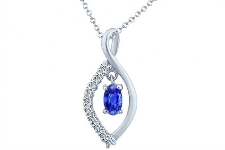 oval diamond pendant design