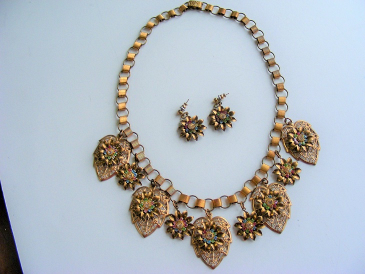 vintage leaf necklace
