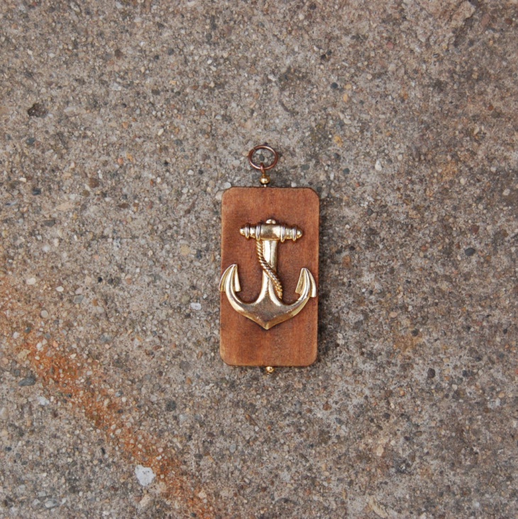 nautical wood anchor pendant
