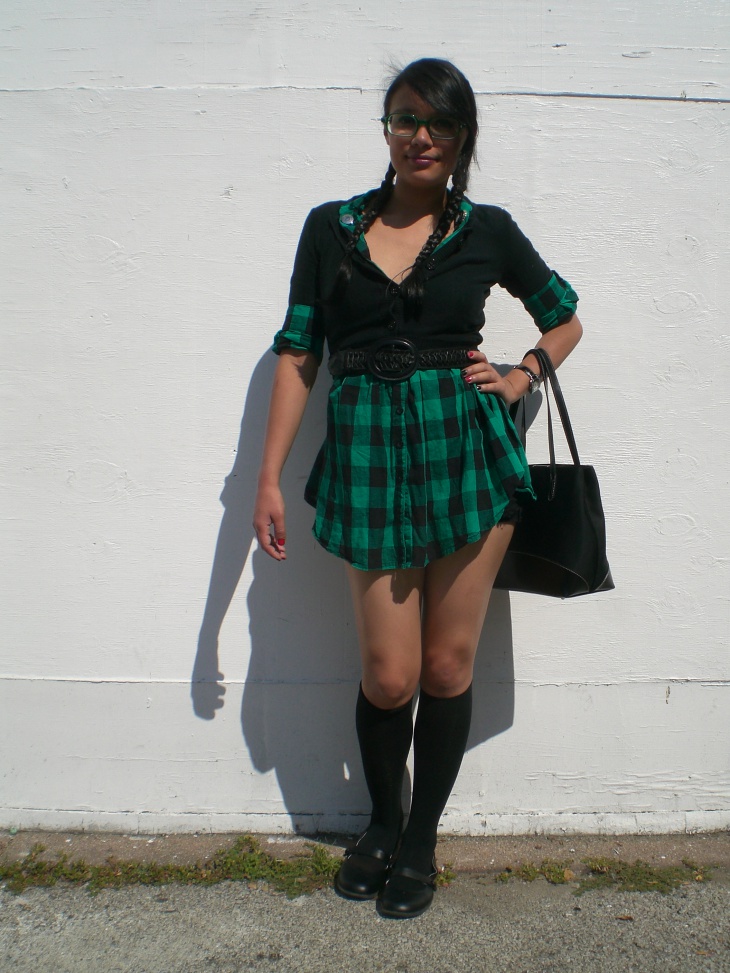 chic plaid skirt outfit