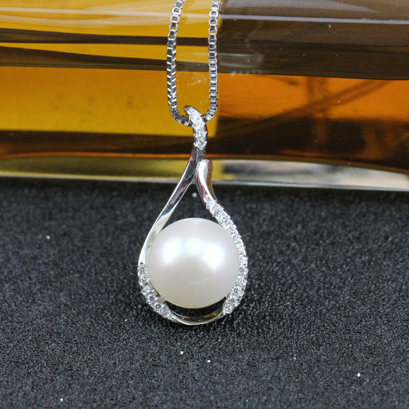 single pearl pendant design