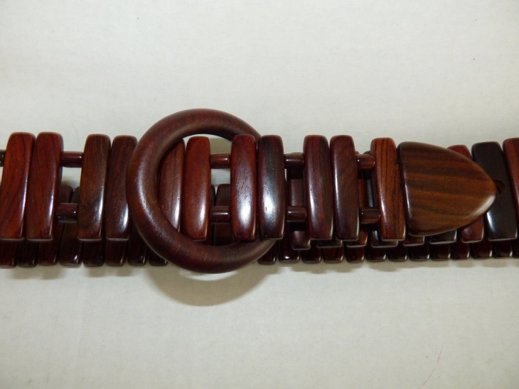 adjustable wooden belt design