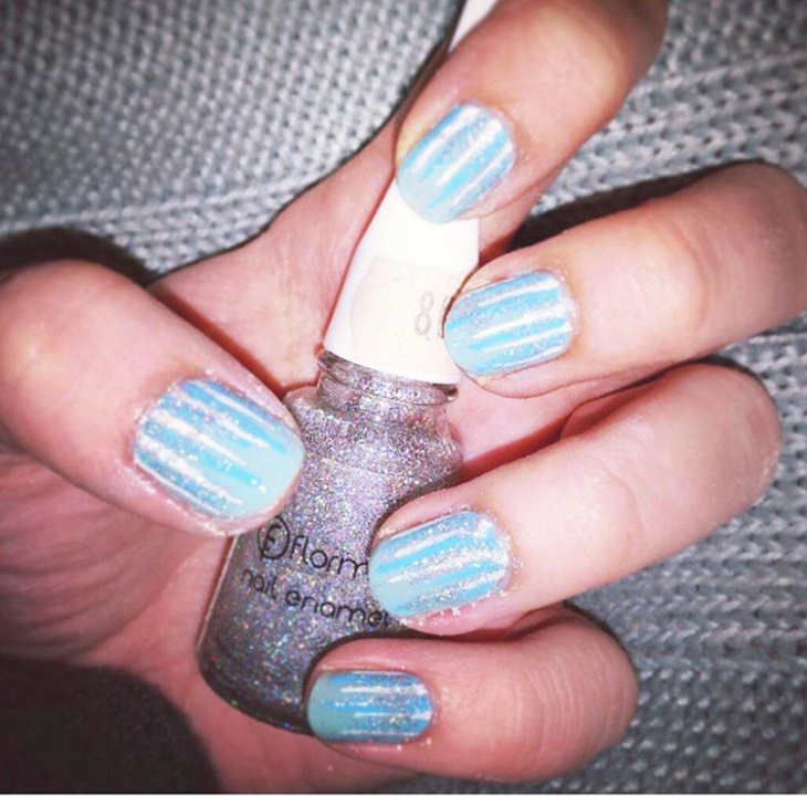 blue and white icicle nail art
