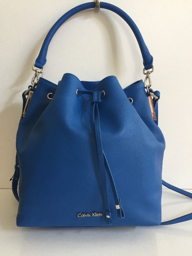 blue drawstring bucket handbag