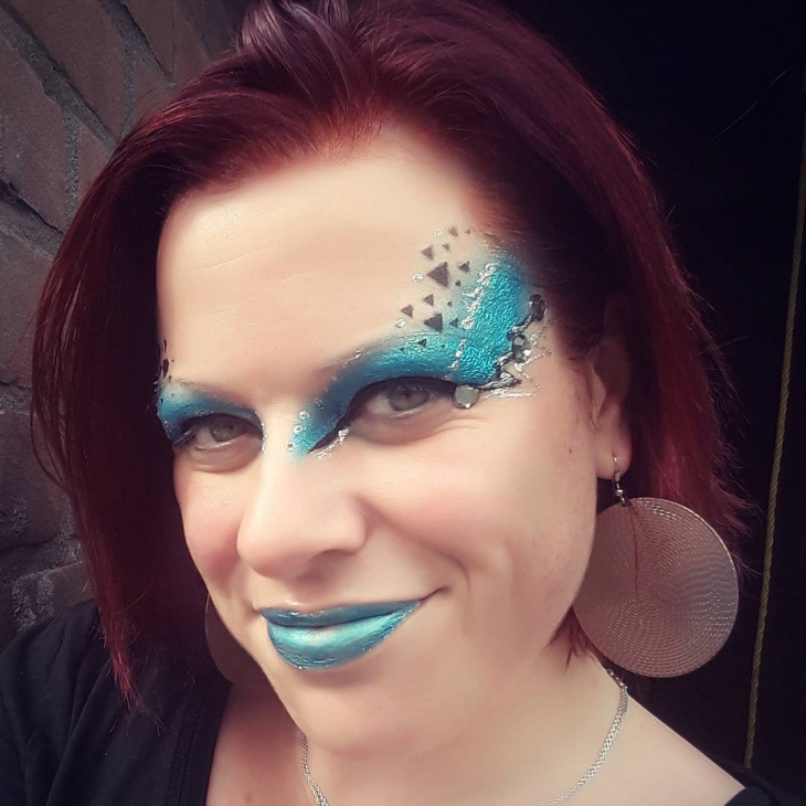 teal disco makeup design