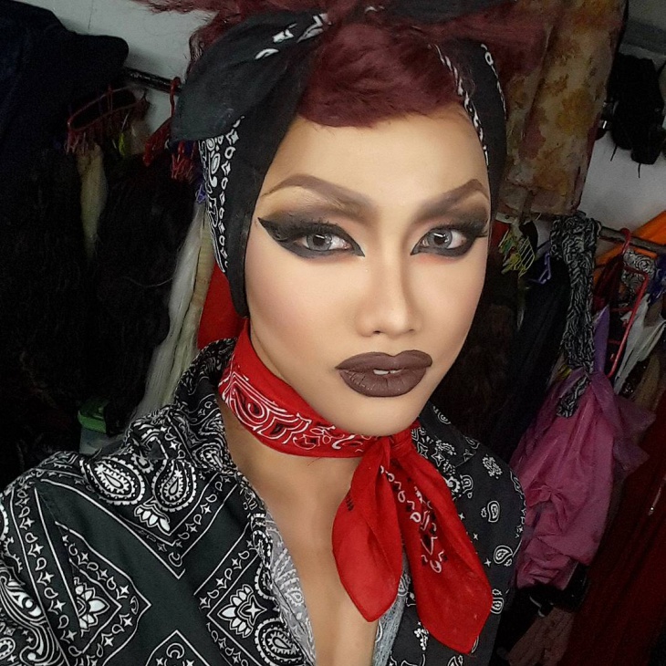 drag queen eye and lips makeover