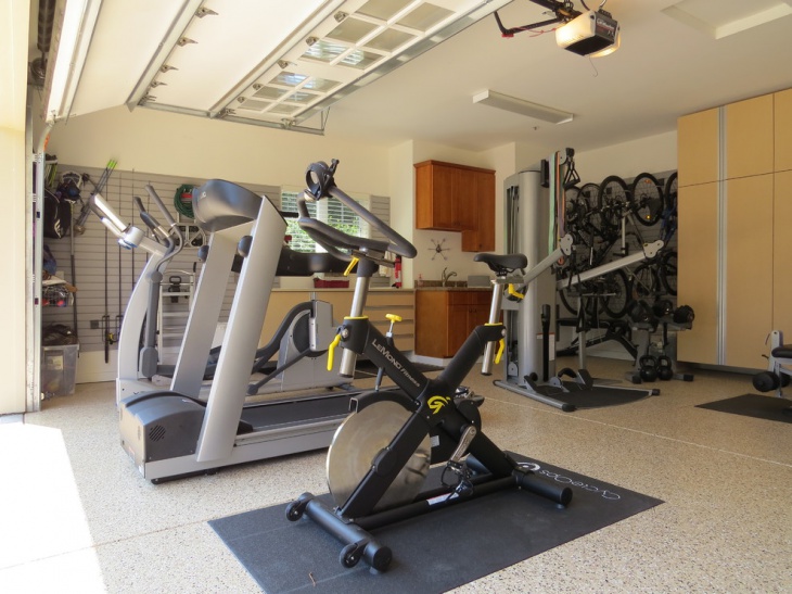 garage gym exercise area
