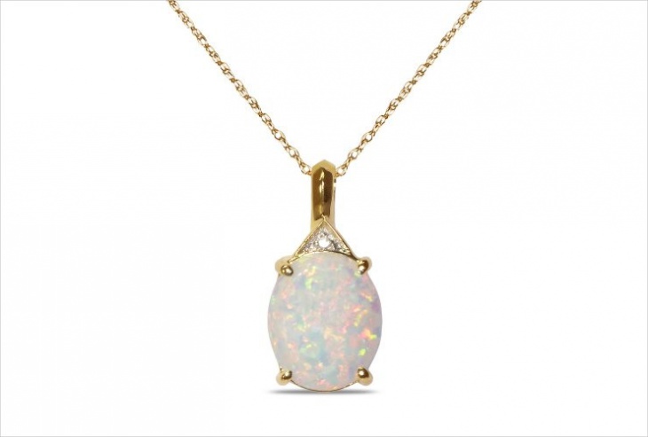 yellow gold opal pendant