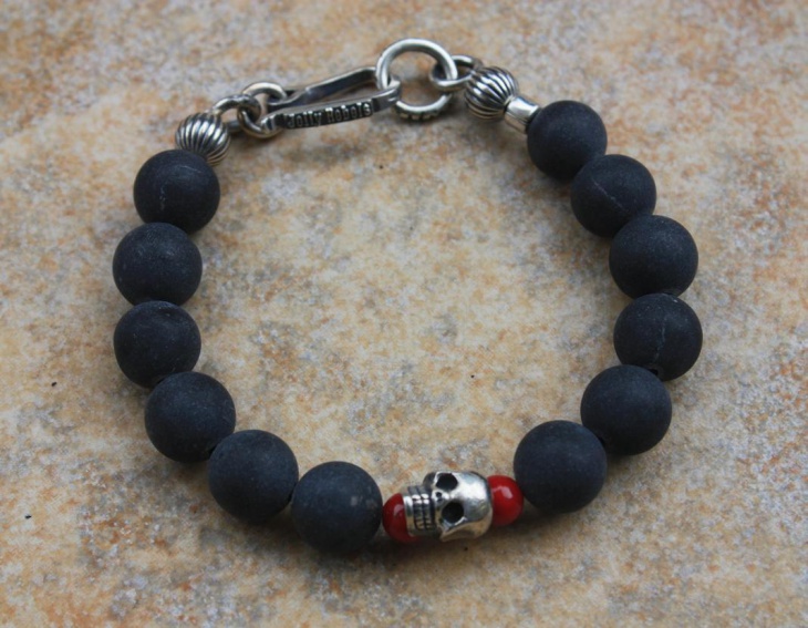 skull bead bracelet