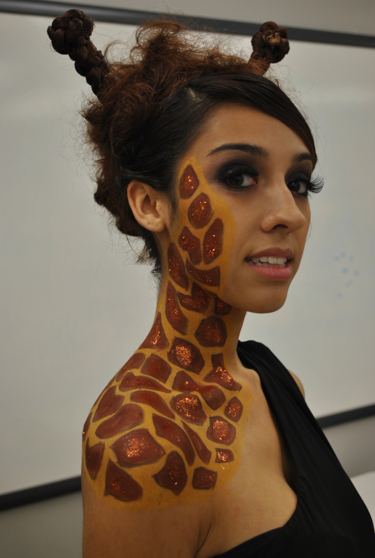giraffe side part makeup