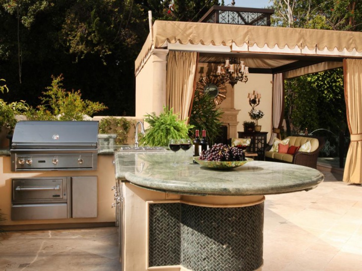 traditional outdoor kitchen island