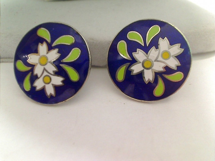 vintage daisy earrings