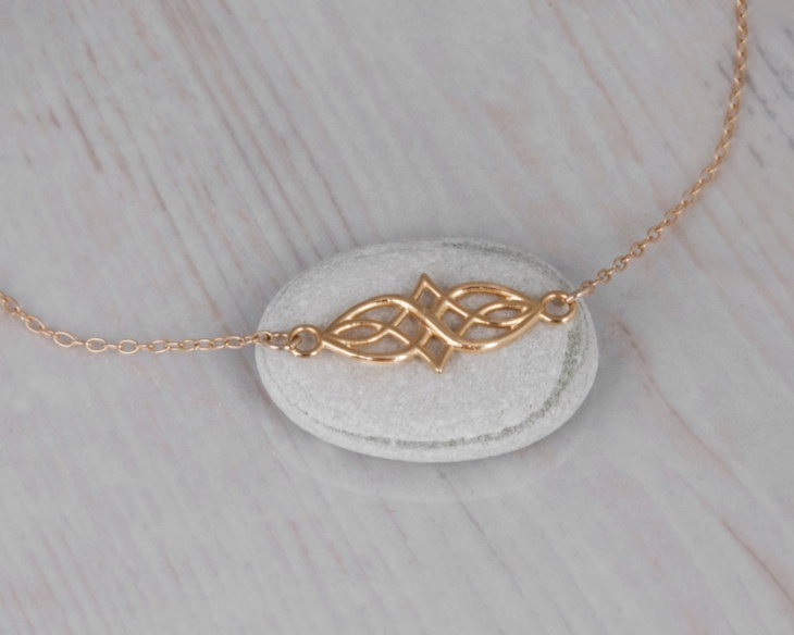 simple celtic necklace idea