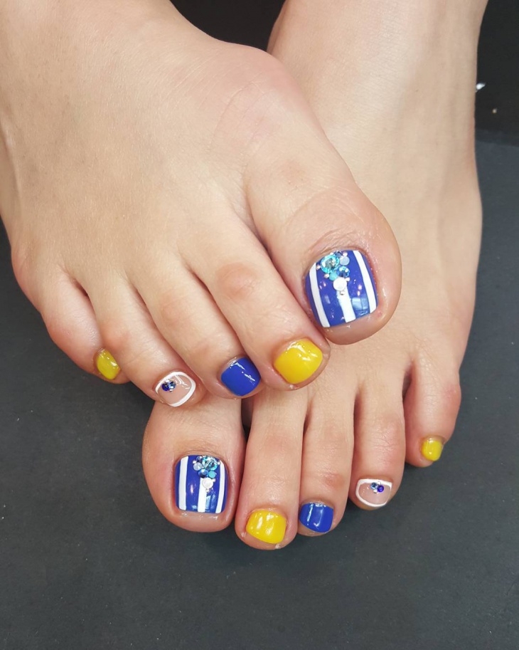 beach toe nail art design