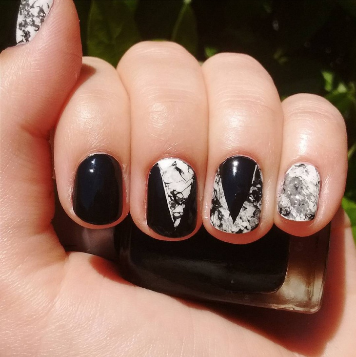 black and white water marble nail art