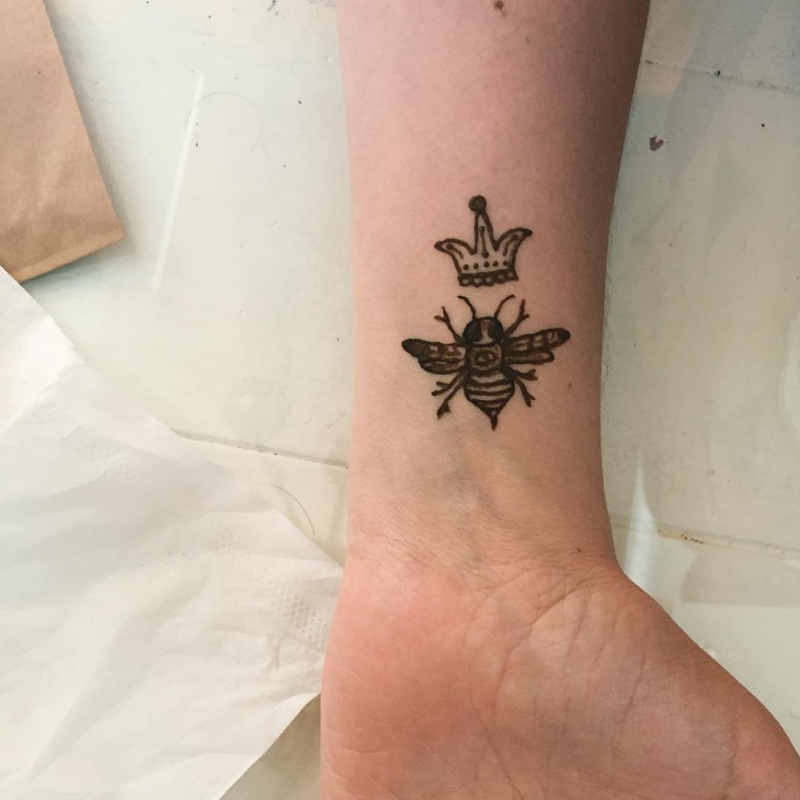 small wrist henna tattoo design