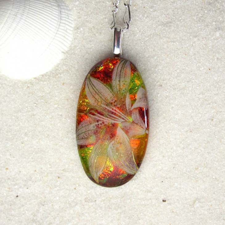 floral glass pendant design