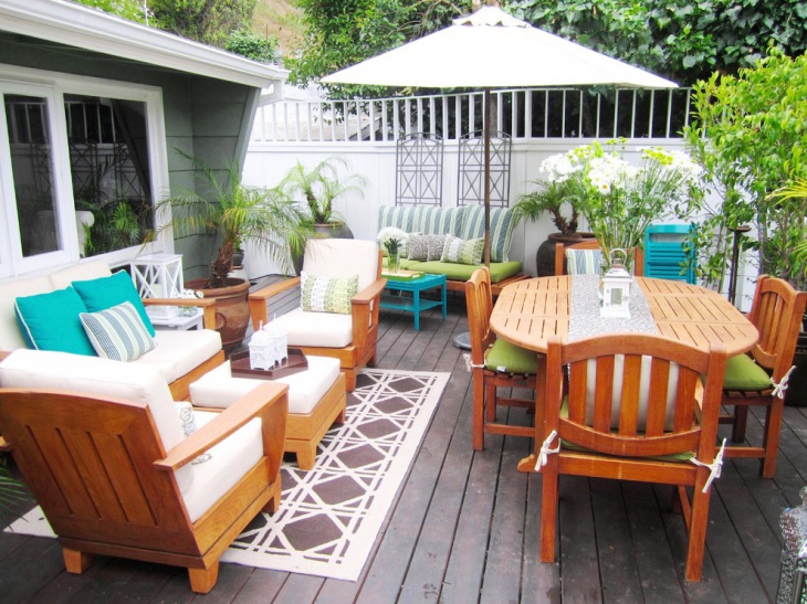 small backyard patio furniture