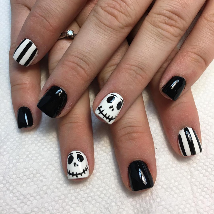 short fun halloween nail design