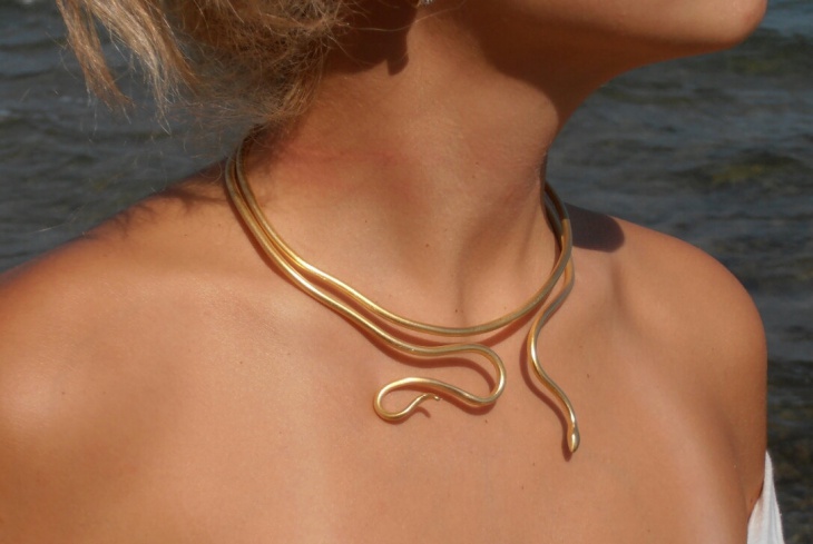 snake choker necklace design