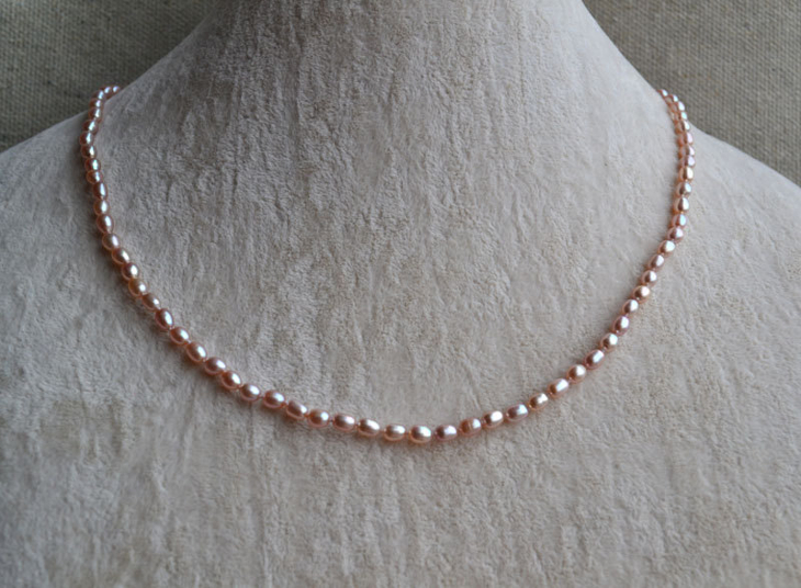 small pearl necklace design1