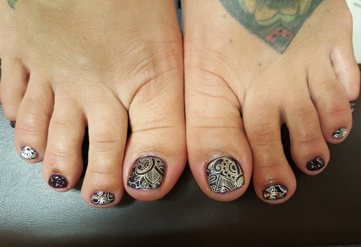 summer holiday toe nail design