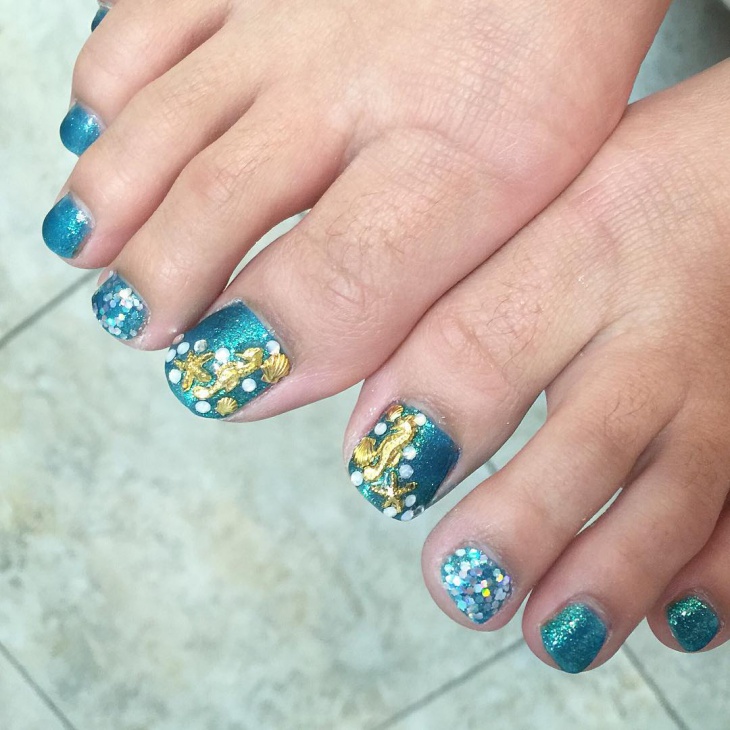 fun summer toe nail design