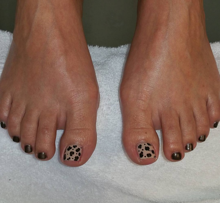 cheetah print toe nail design
