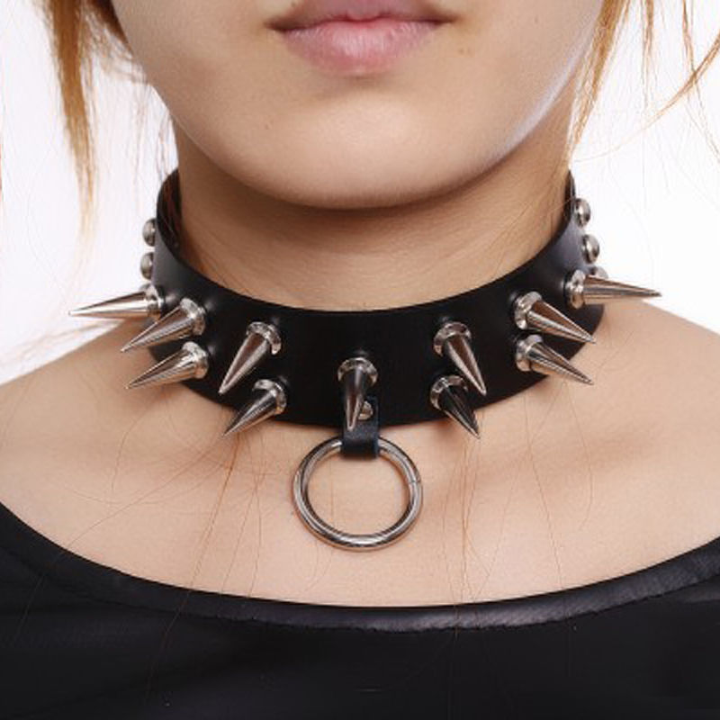 spiked choker necklace