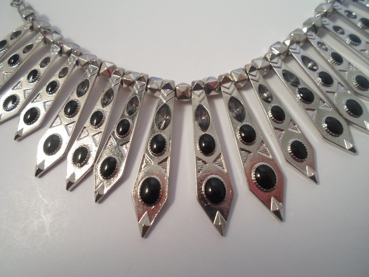 black stone spiked necklace