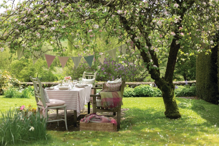 beautiful garden dining idea 