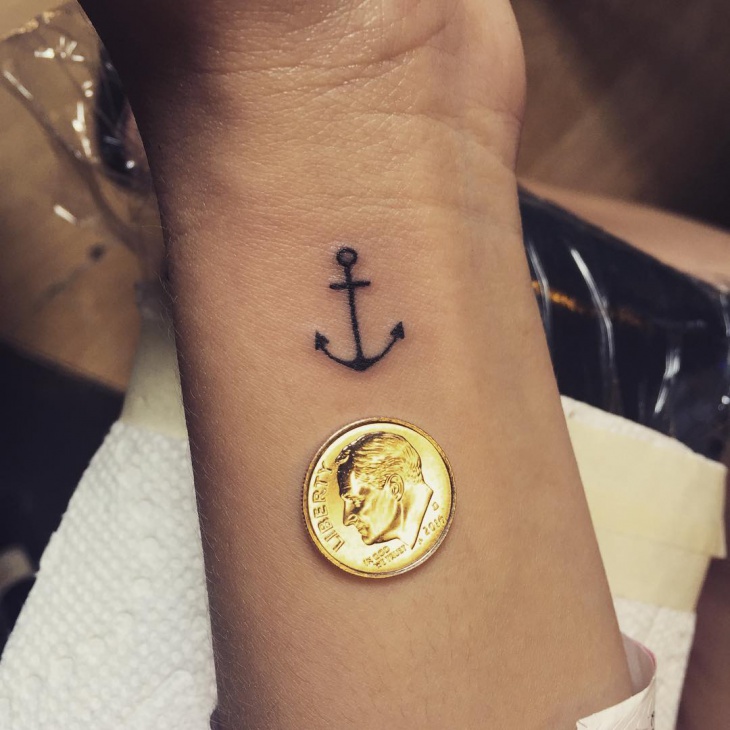 small anchor wrist tattoo
