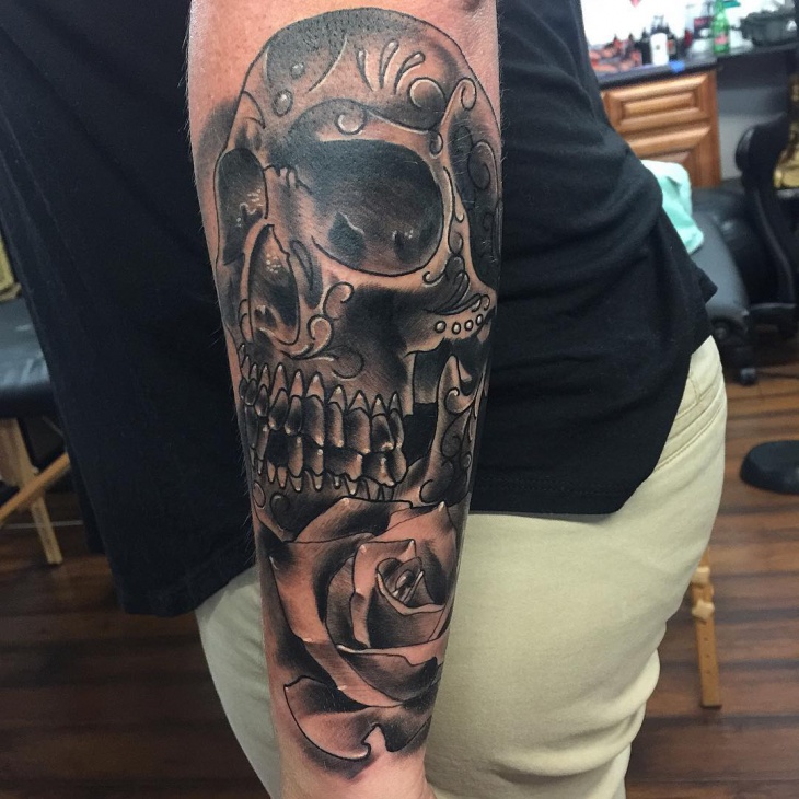 skull and rose forearm tattoo1