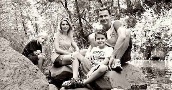 black and white outdoor family photography