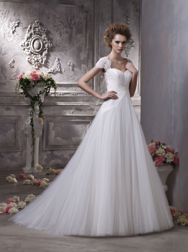 white tulle bridesmaid dress