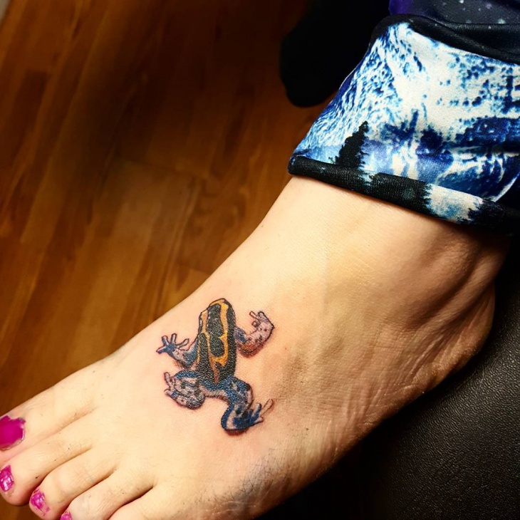 3d frog tattoo on foot