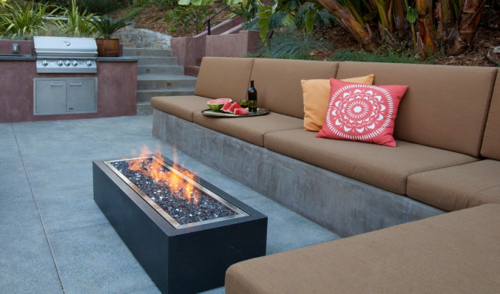 small outdoor gas fire pit