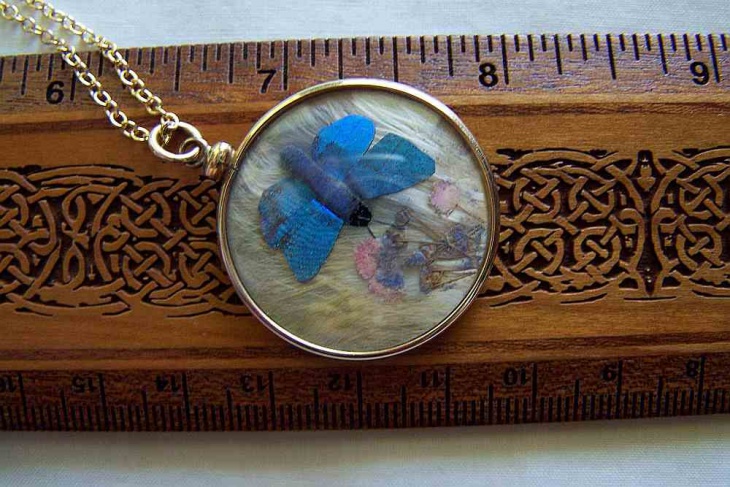 glass locket pendant necklace