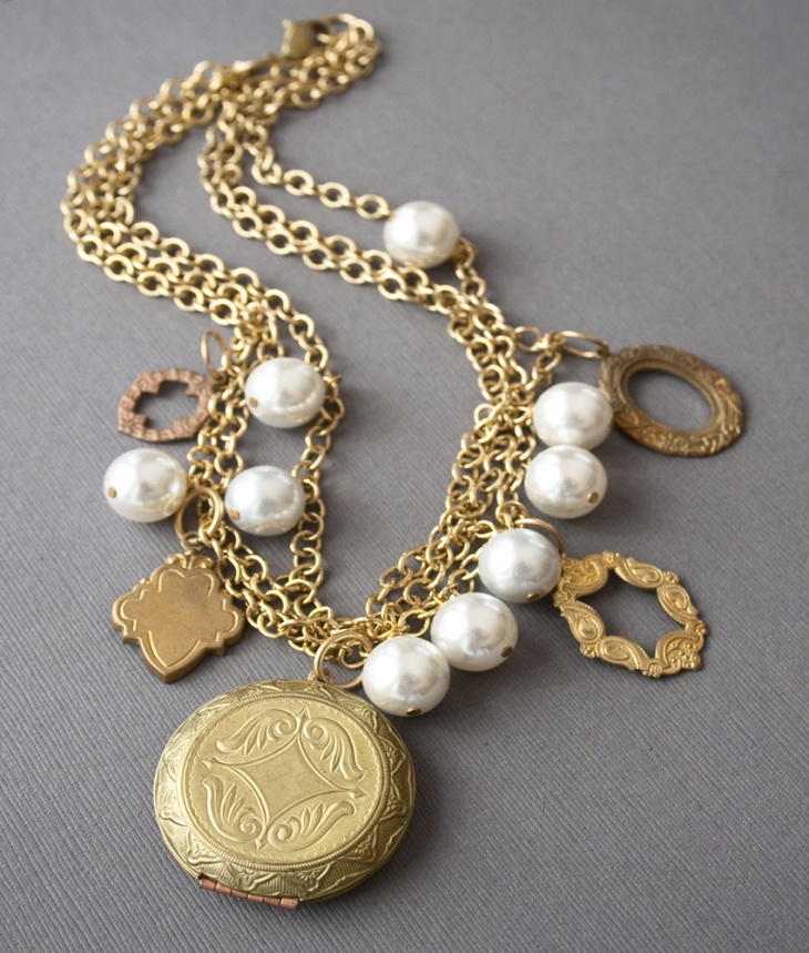 pearl necklace with gold locket