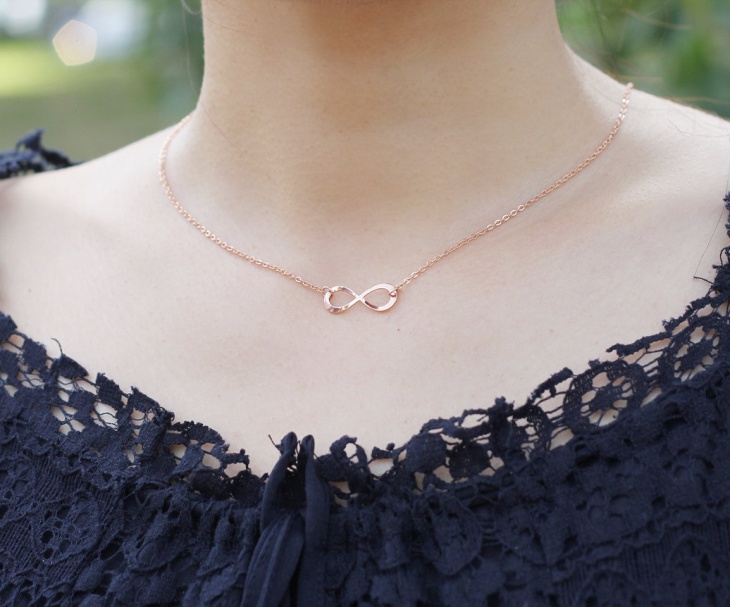 rose gold infinity necklace