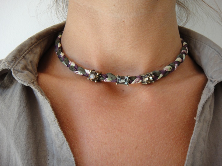 leather choker necklace 
