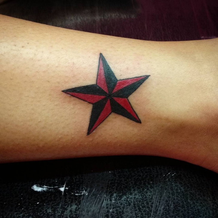 3d star tattoo on leg